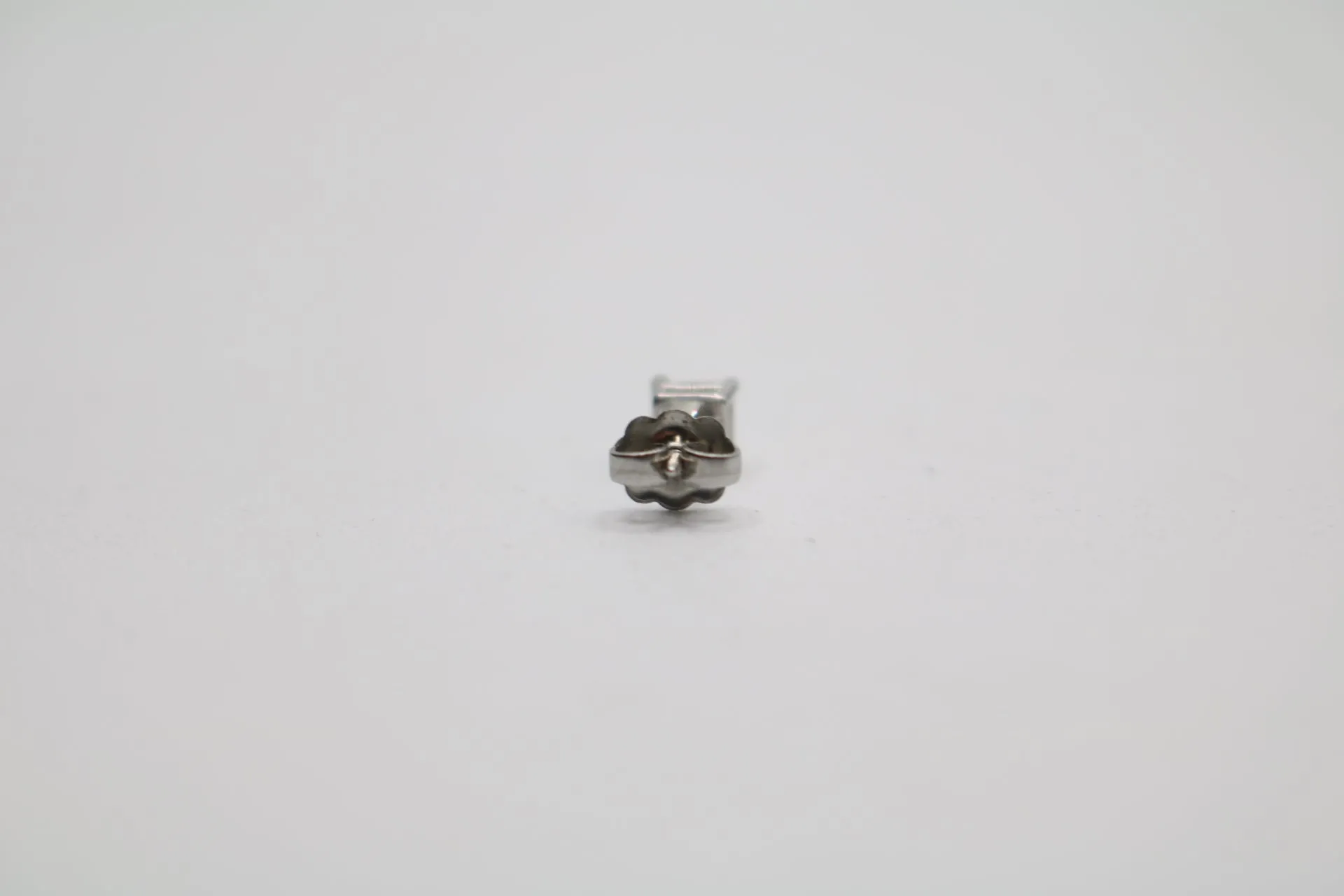14K Single White Gold Diamond Earring (0.30CTW)