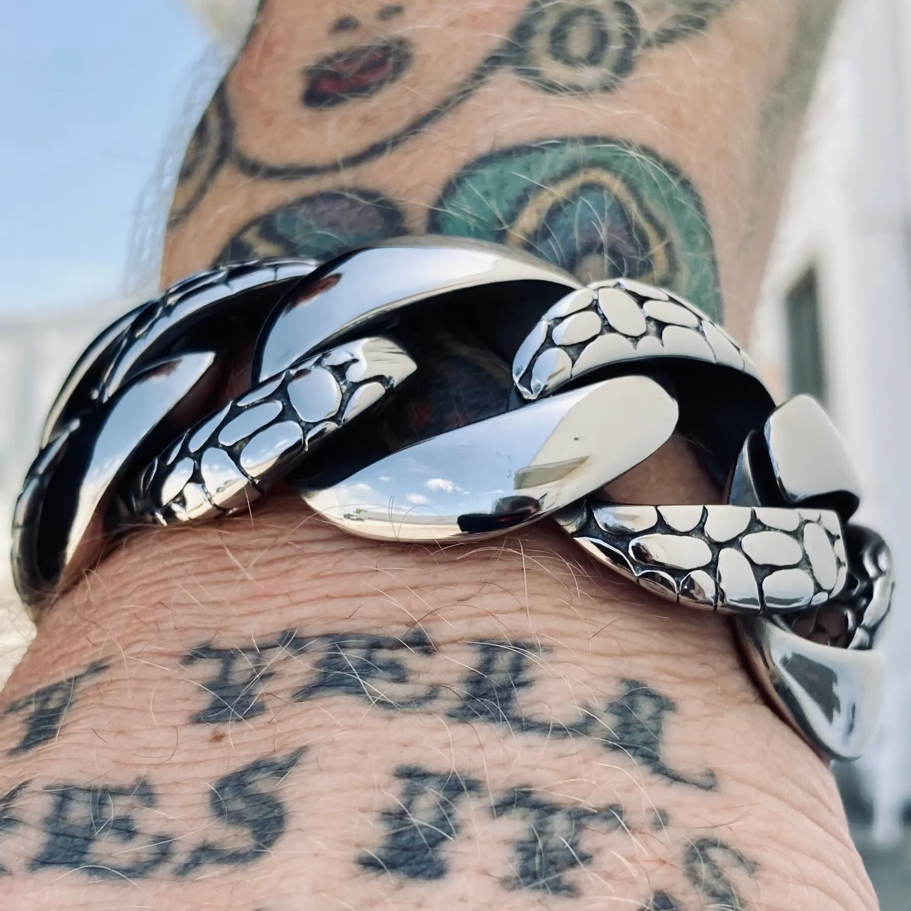 Bagger Bracelet - Dragon Scale - Silver - 1.25" Wide - The Classic - B119