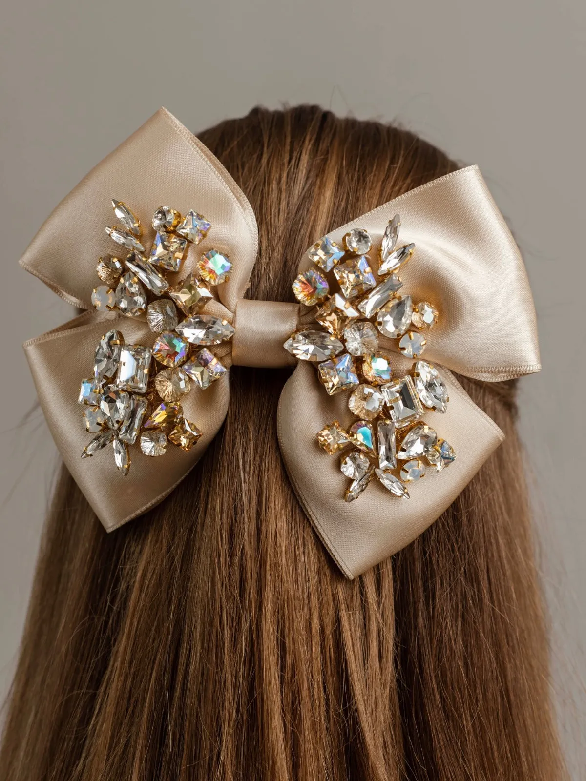 Bow Amelia