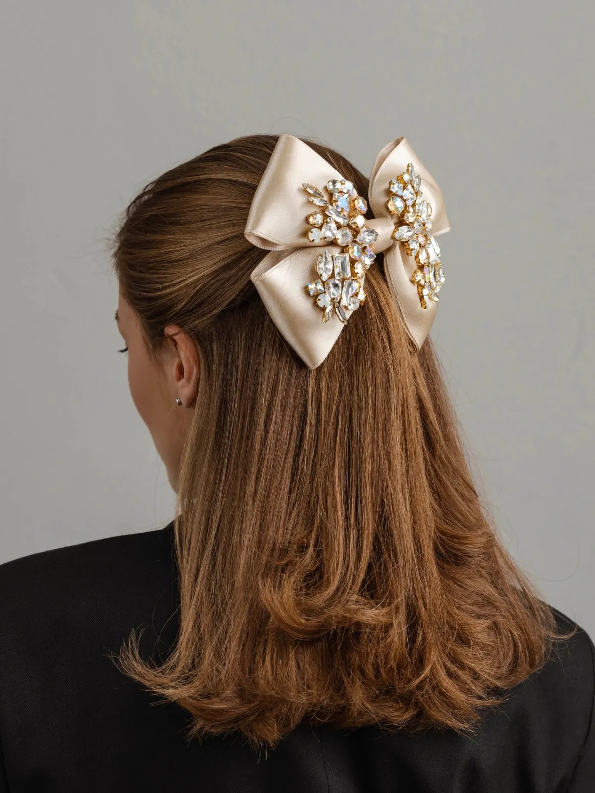 Bow Amelia
