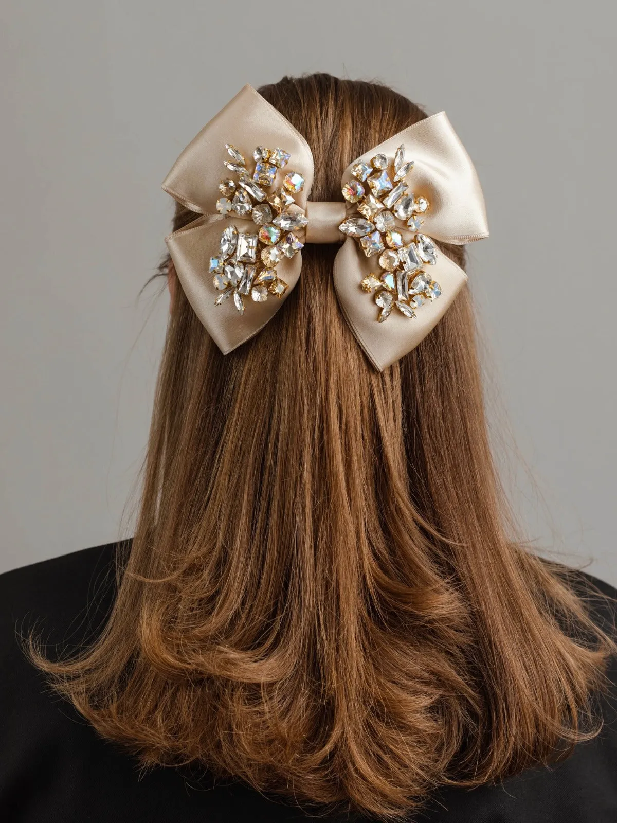 Bow Amelia