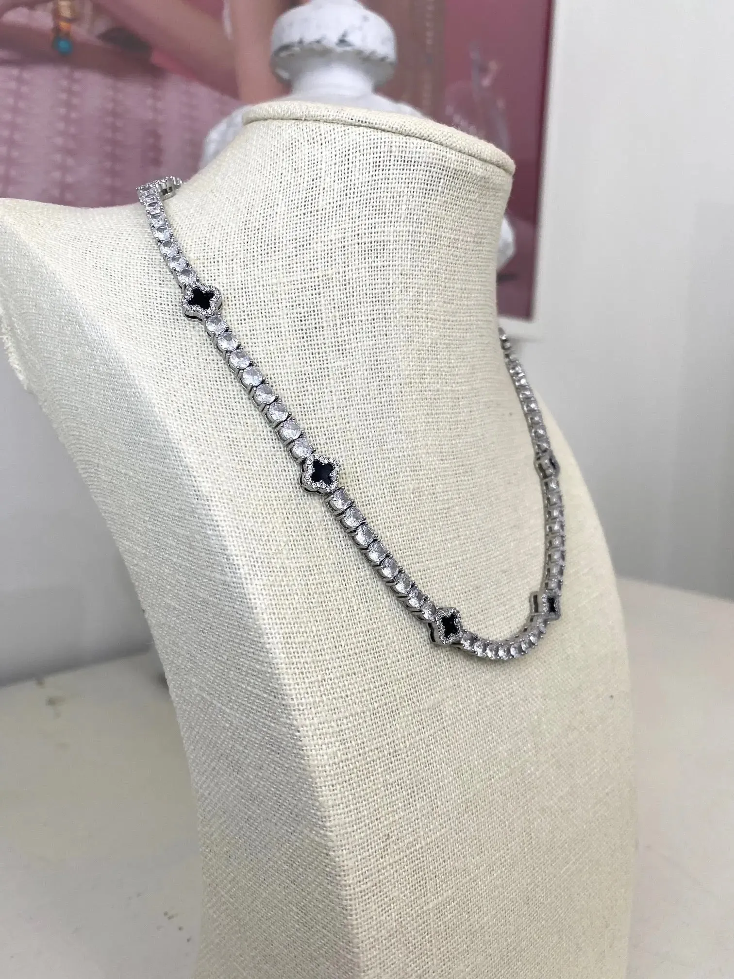 Clover Luck Necklace - Black