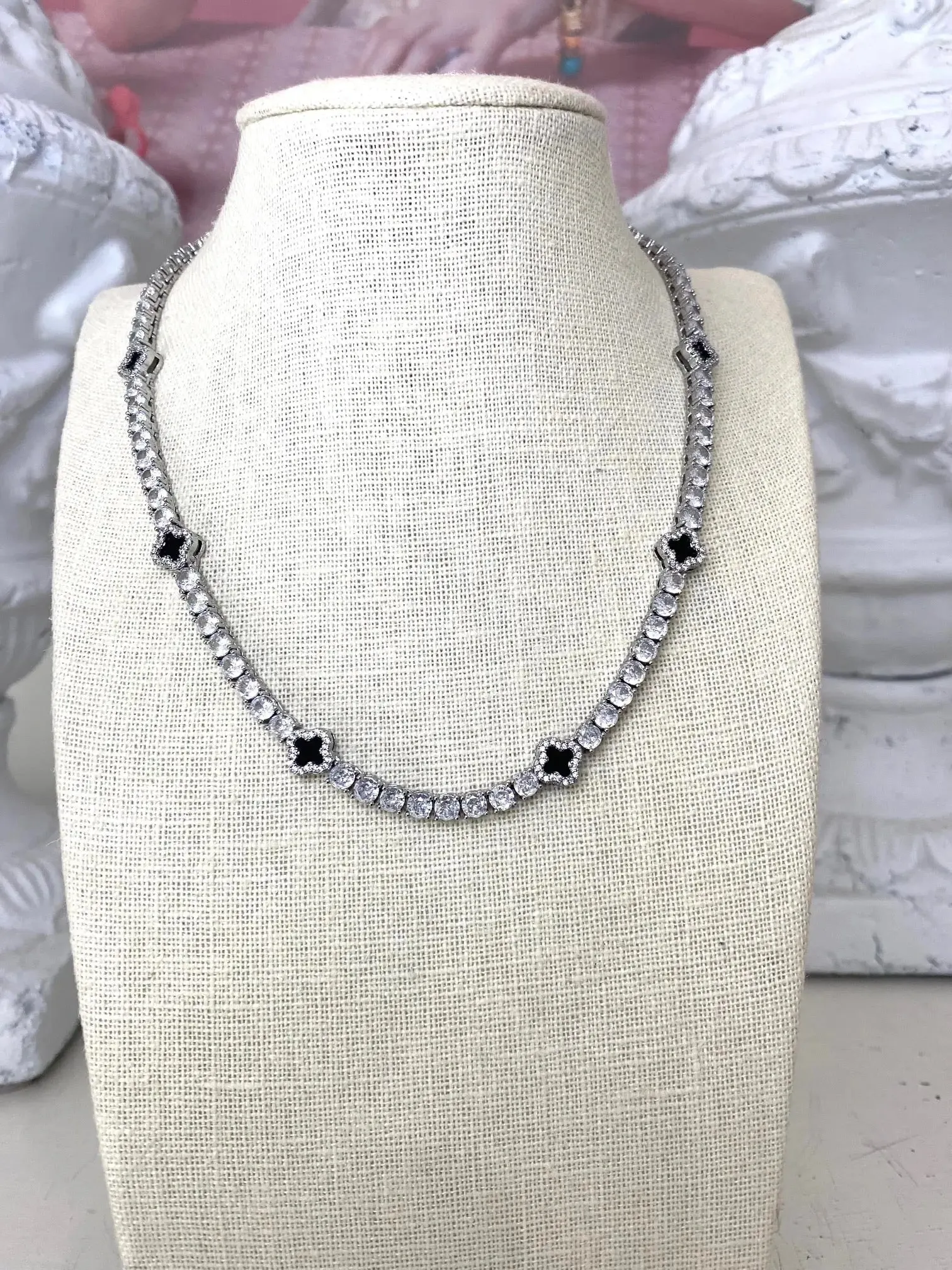 Clover Luck Necklace - Black