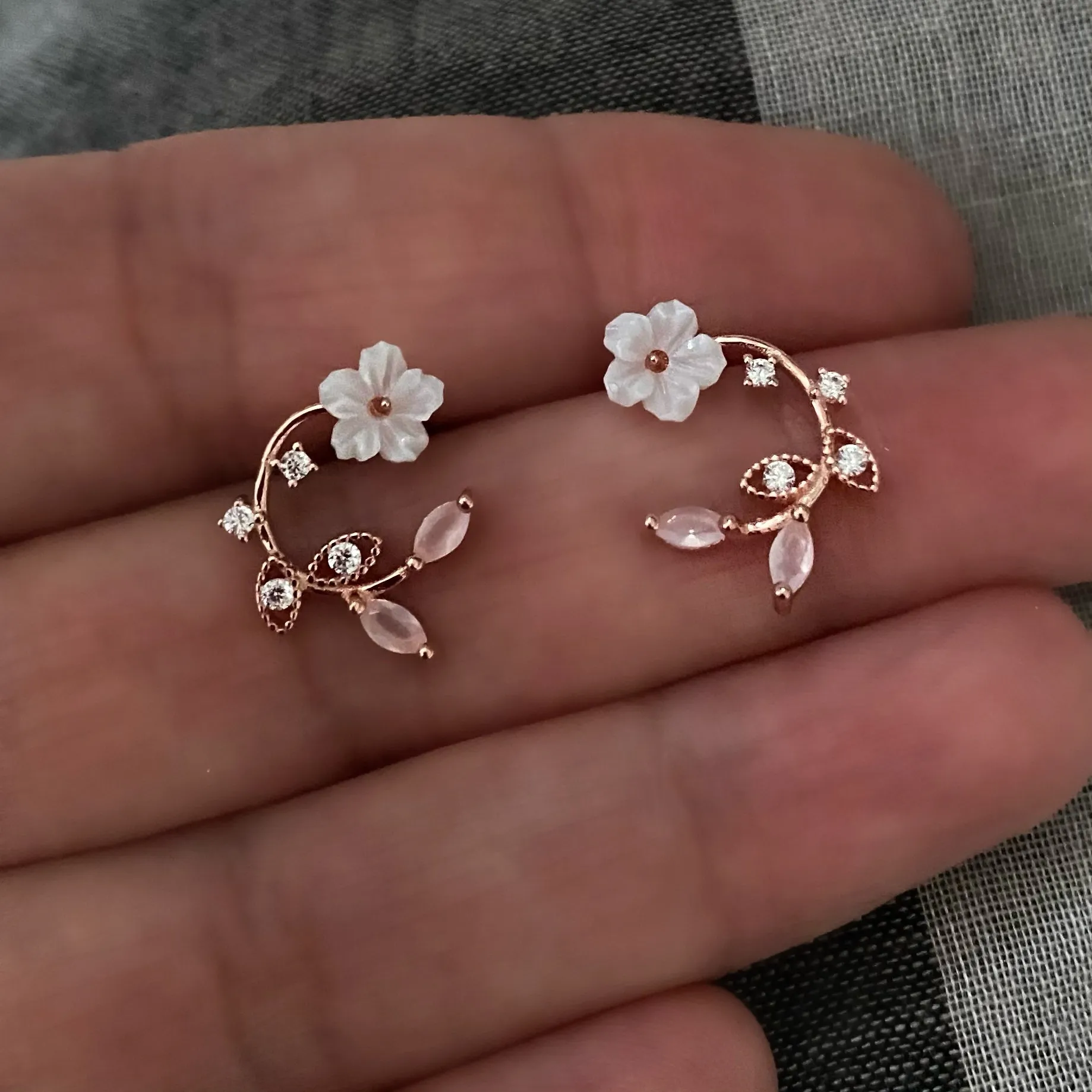 Crescend with flowers -  earring