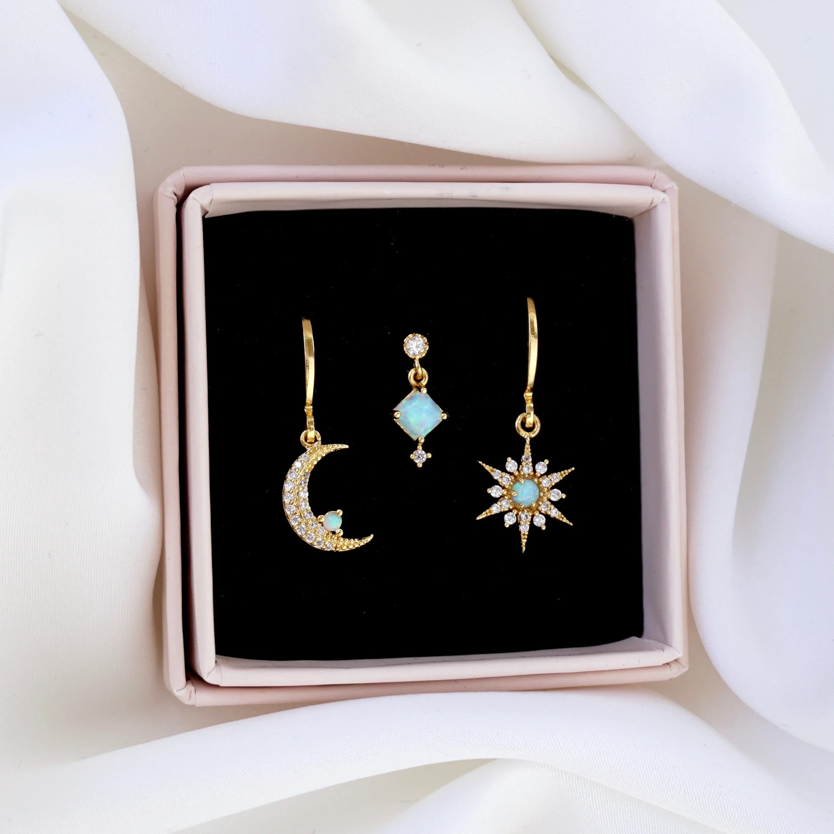 Cubic Opal Earpin