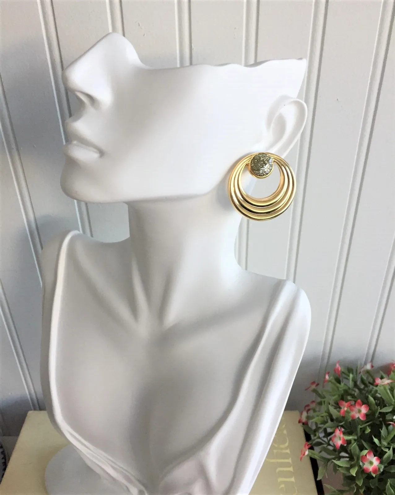 Earrings Diamond Dust Posts 1950s Retro Gold Hoops Lucite Box Natural Diamonds