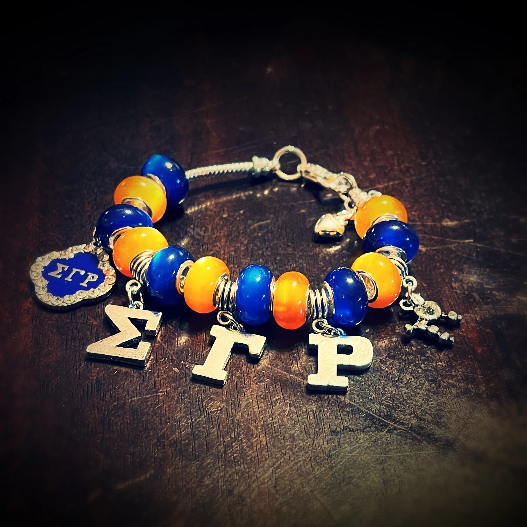 Sigma Gamma Rho Charm Greek Letter Beaded Bracelet | 10mm