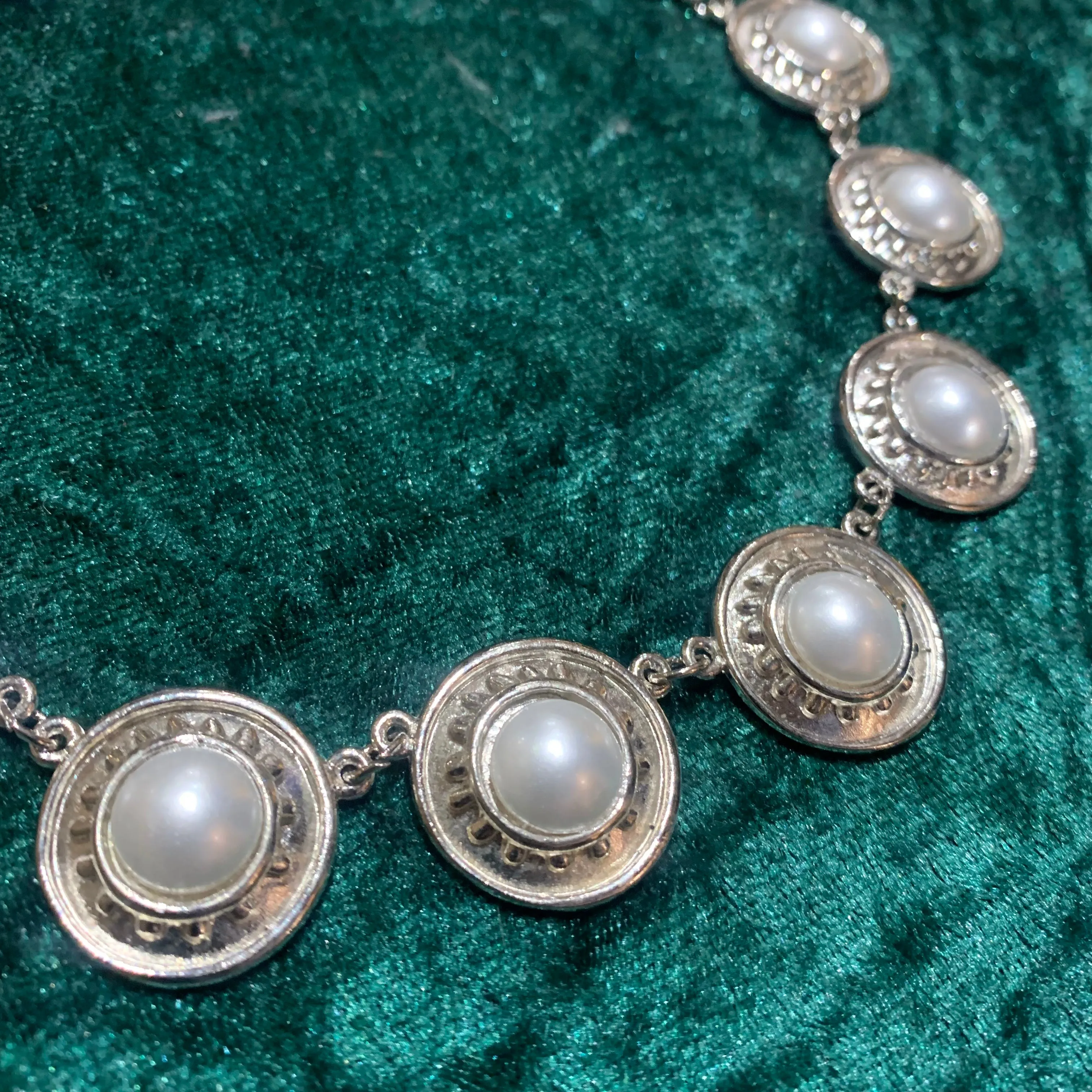Silver glass pearl disc vintage necklace