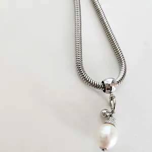 Single Life Pearl Necklace