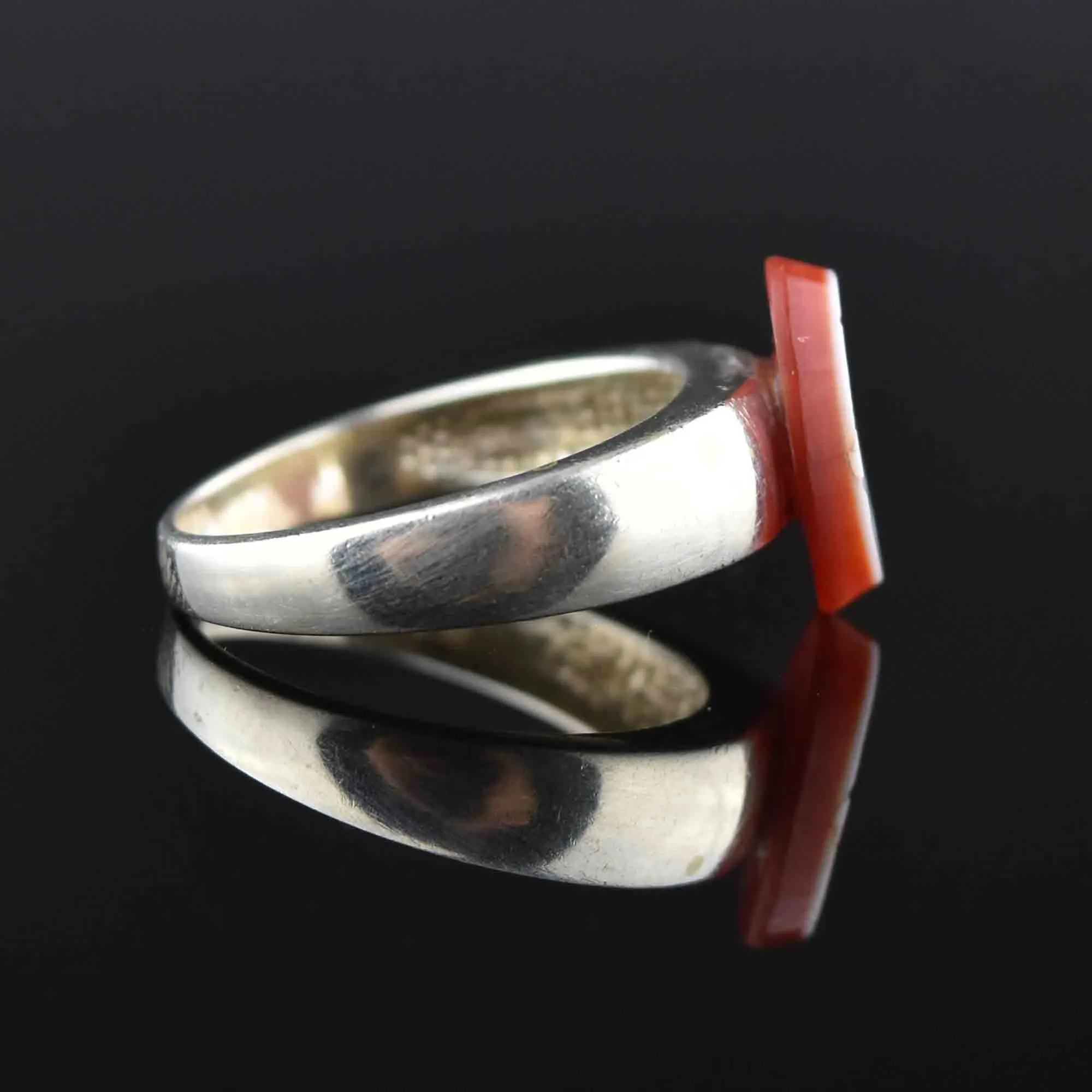 Vintage Silver Concave Carnelian Banded Agate Ring