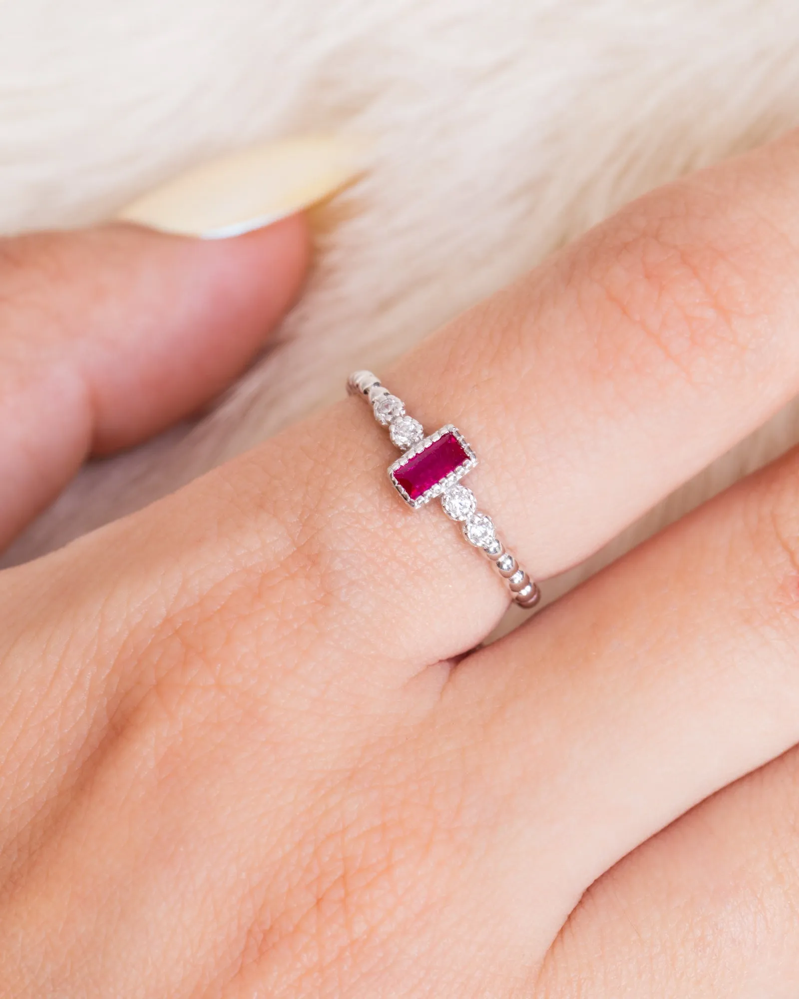 Zircon (095) Pink R