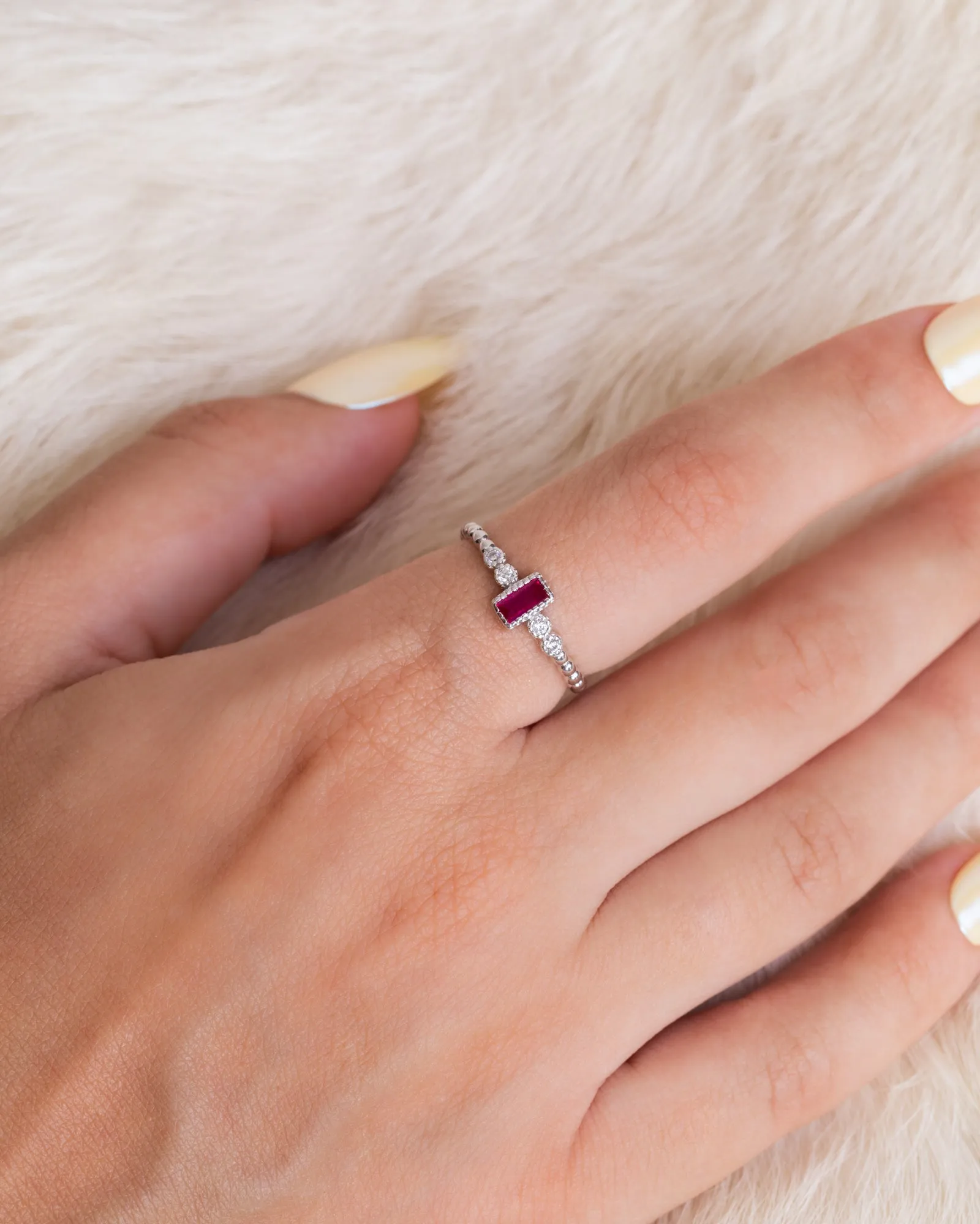 Zircon (095) Pink R